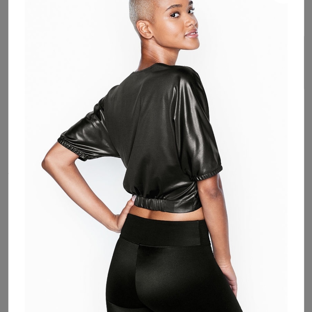 Victoria Sport Twist Front Crop Top NWT - Picture 2 of 4
